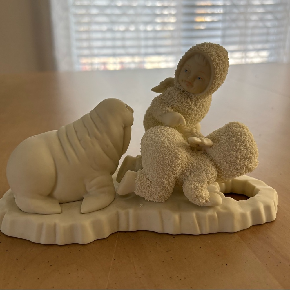 SNOWBABIES 1995 “I Can’t Find Him” Good Condition. Inside Packing. No Outer Box